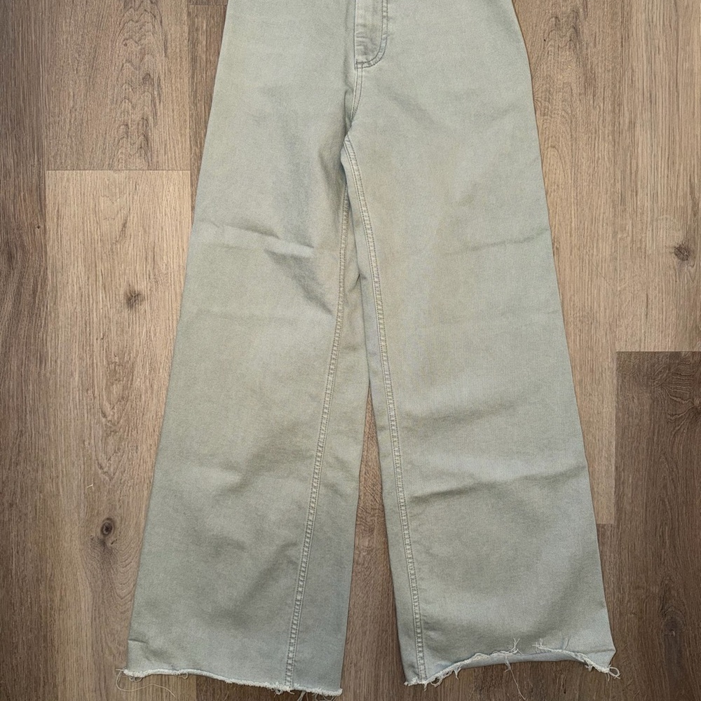 ZARA Olive Green High Rise Wide Leg Cropped Jeans Raw Hem Size 2 - Picture 2 of 10